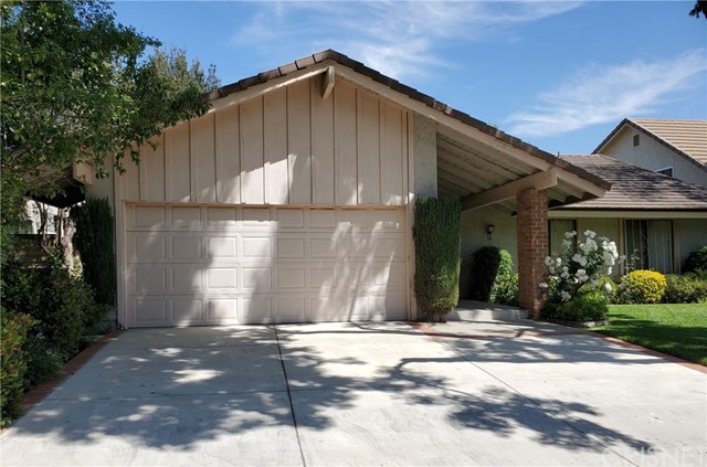 23433 Avenida Rotella