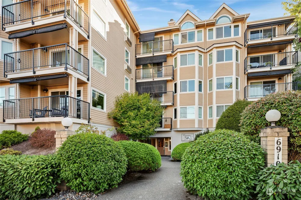 6910 California Avenue SW #11