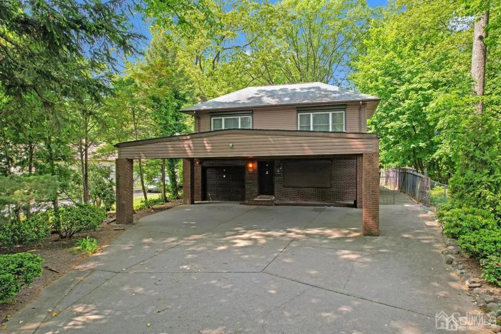 182 Grandview Avenue