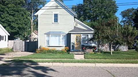 320 Oak Street