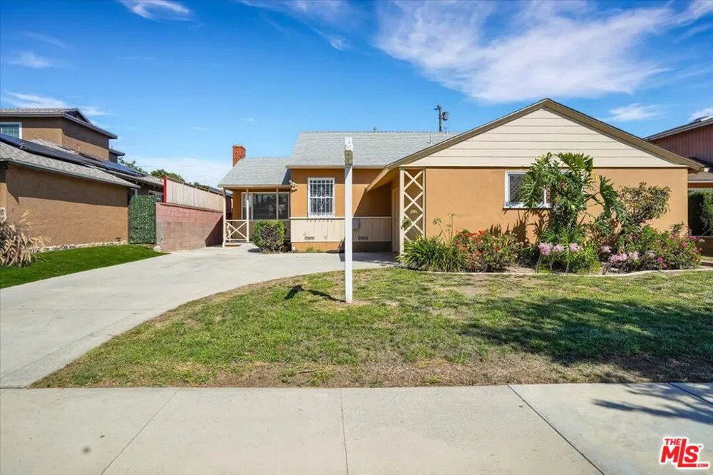 11620 Ardath Avenue Hawthorne, CA 90250