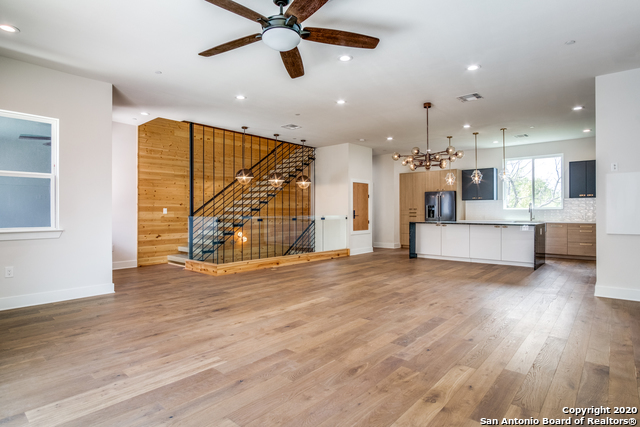 310 Clay St, Residence 3