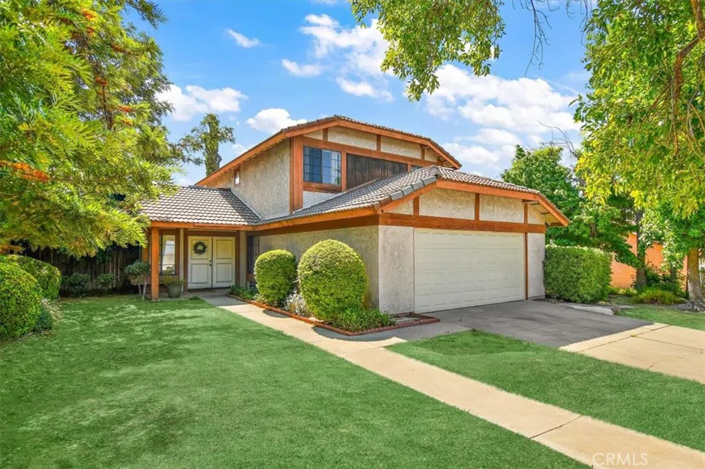 7669 Vineyard Avenue