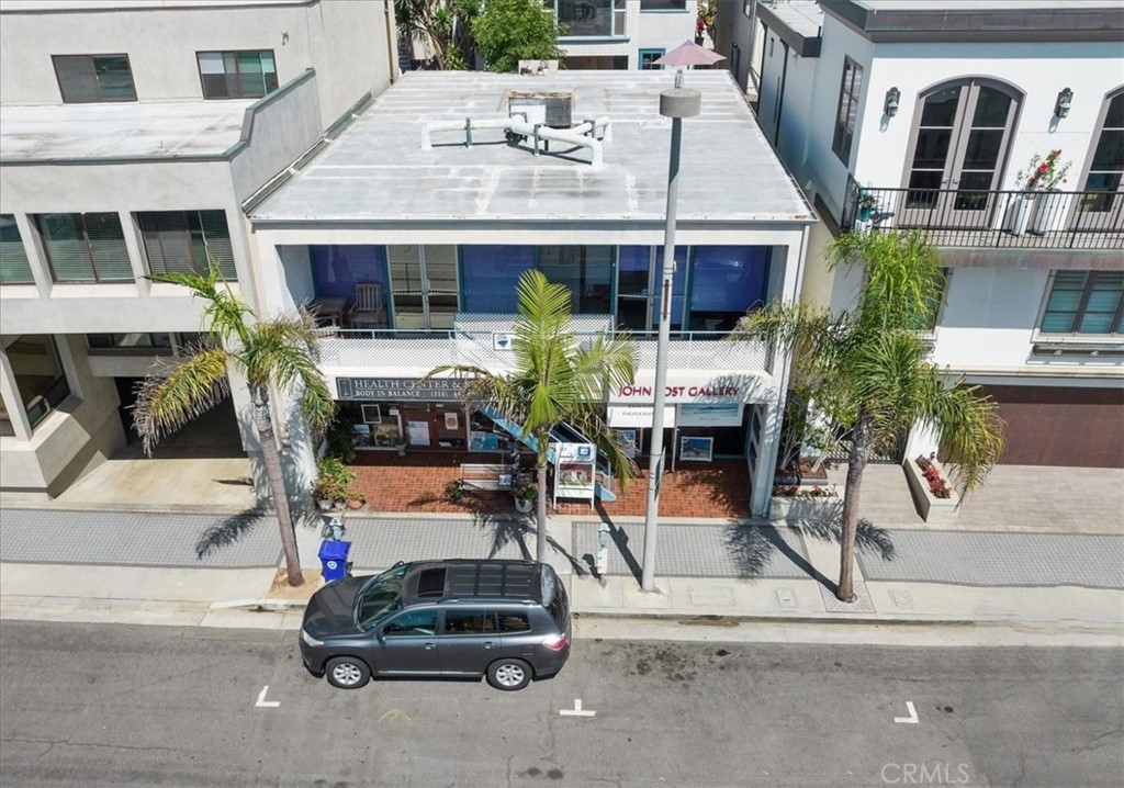 808 Manhattan Avenue