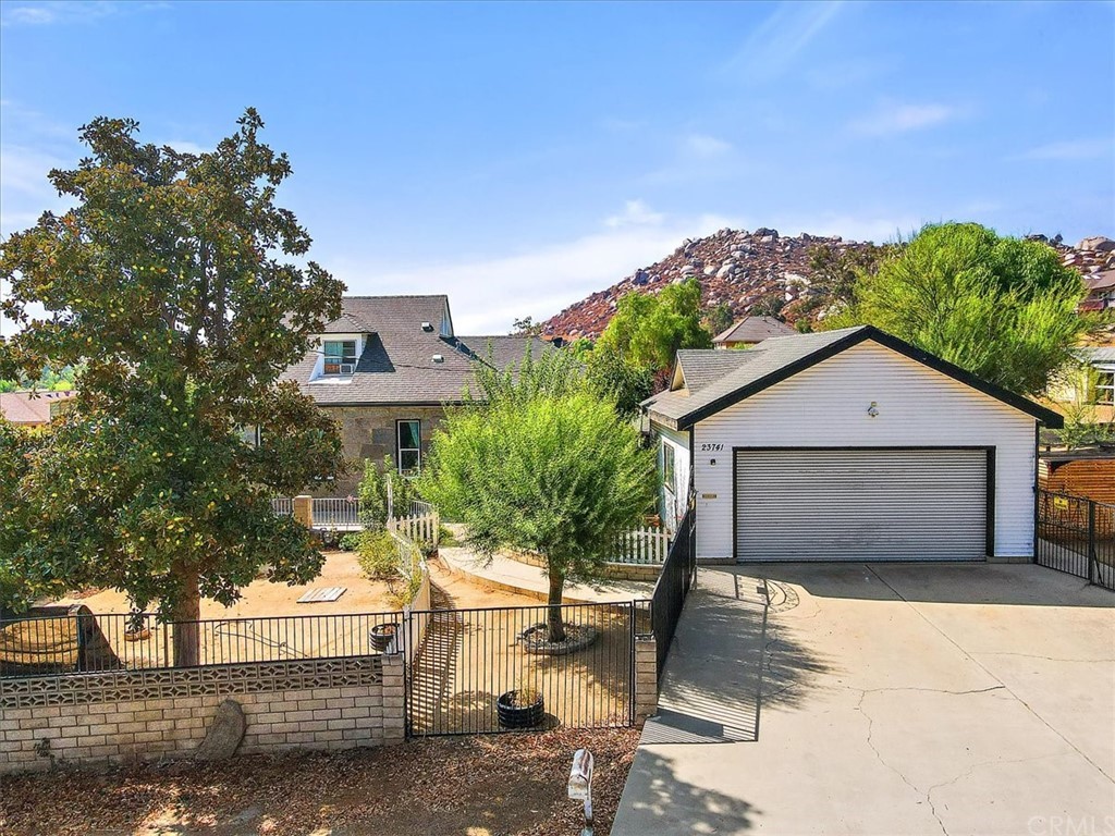 23741 Lemon Avenue Perris, CA 92570