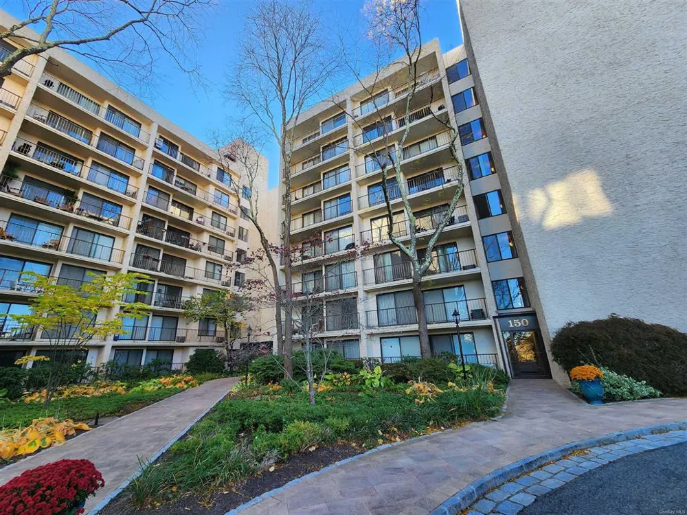 150 Overlook Avenue #2V