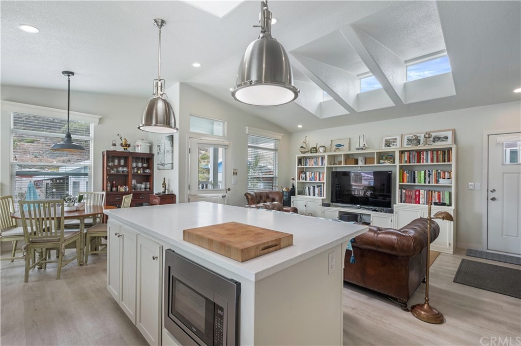 531 Pier #21 Hermosa Beach, CA 90254