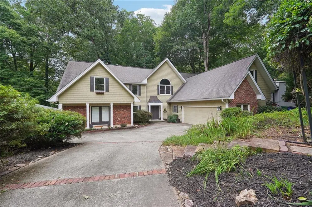 1030 Burton Drive NE