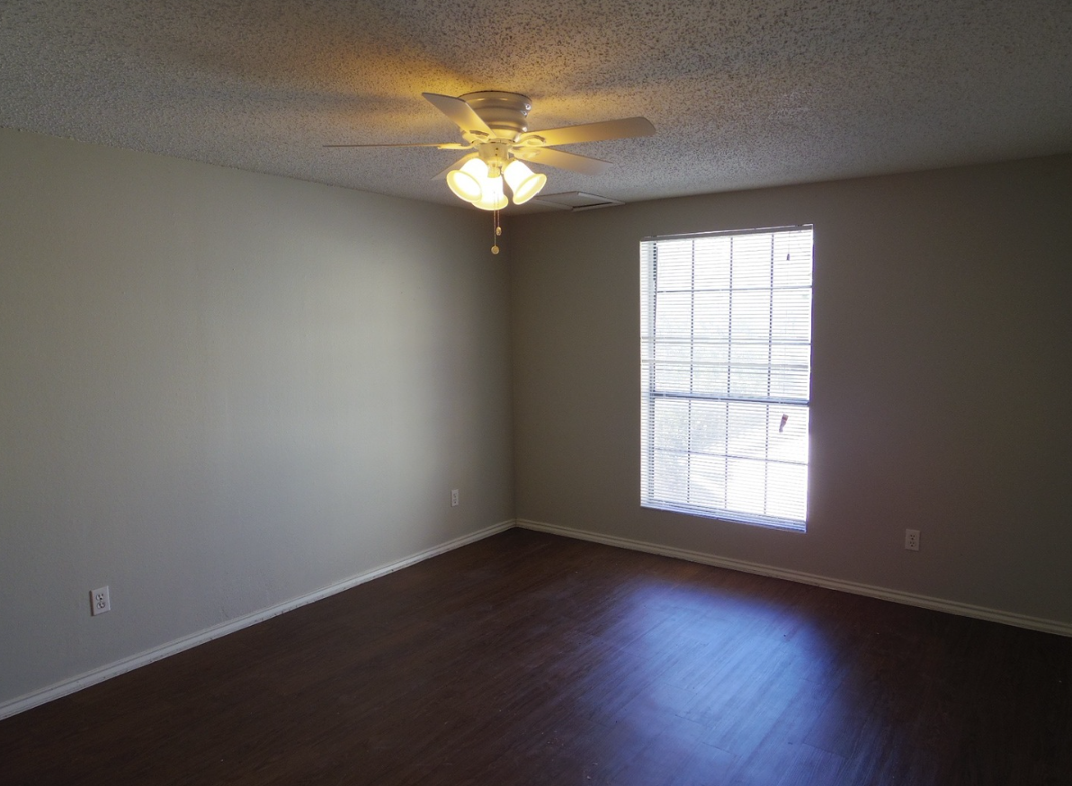 2401 Leon Street #304 Austin, Texas 78705