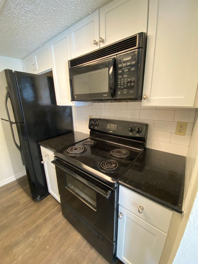 2401 Leon, #206 78705, Texas 78705