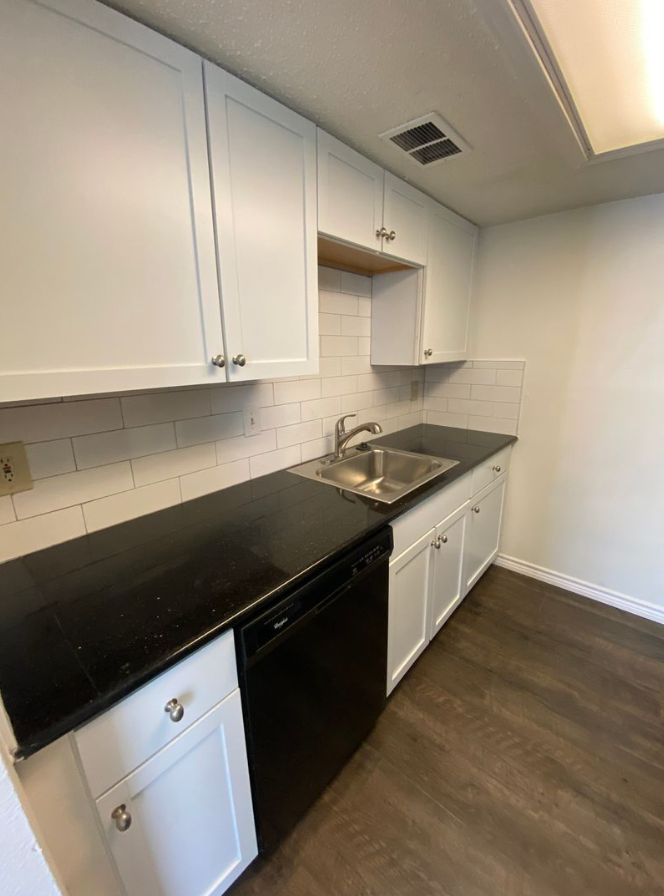 2401 Leon, #206 78705, Texas 78705