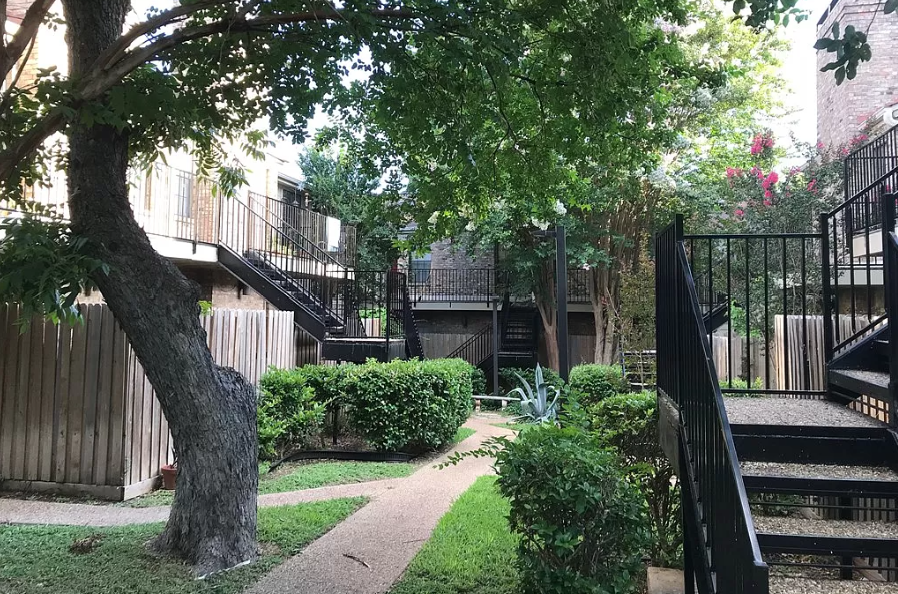 2906 West Avenue # 9 Austin, Texas 78705