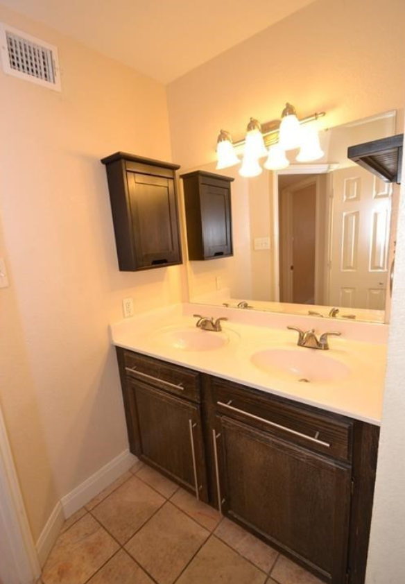 4306 Avenue A #115 Austin, Texas 78751