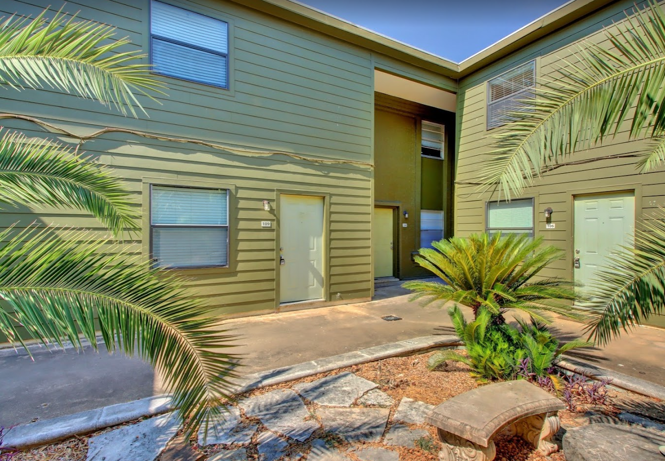 303 W. 40th Street Unit #106 - Hyde Park Townhomes Austin, Texas 78751