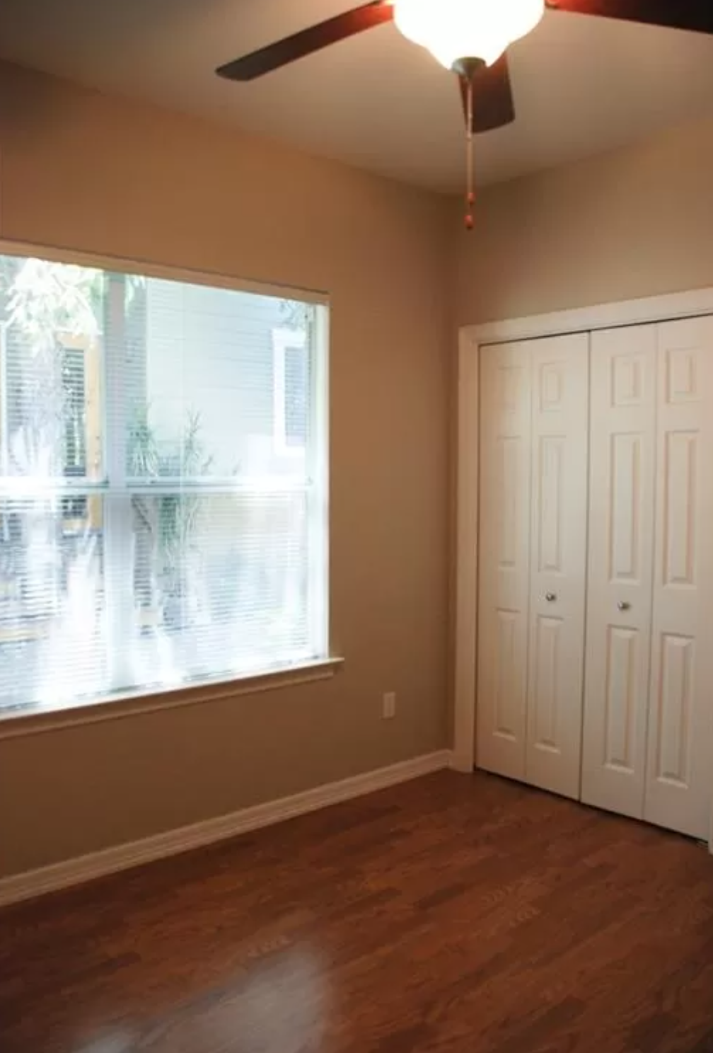 910 e 51 st St Austin, Texas 78751