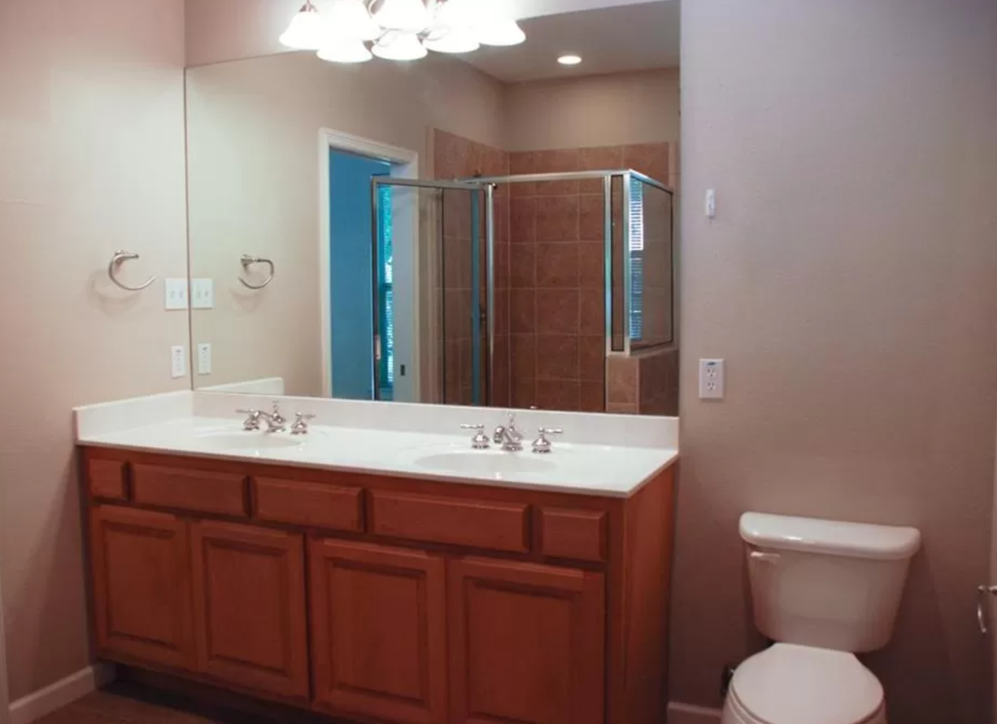 910 e 51 st St Austin, Texas 78751