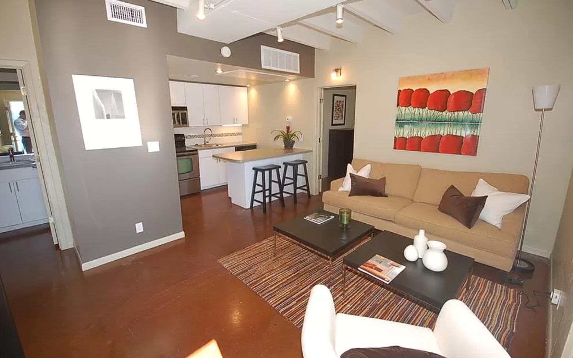 2408 Leon St APT 118. LONESTAR LOFTS Austin, Texas 78705