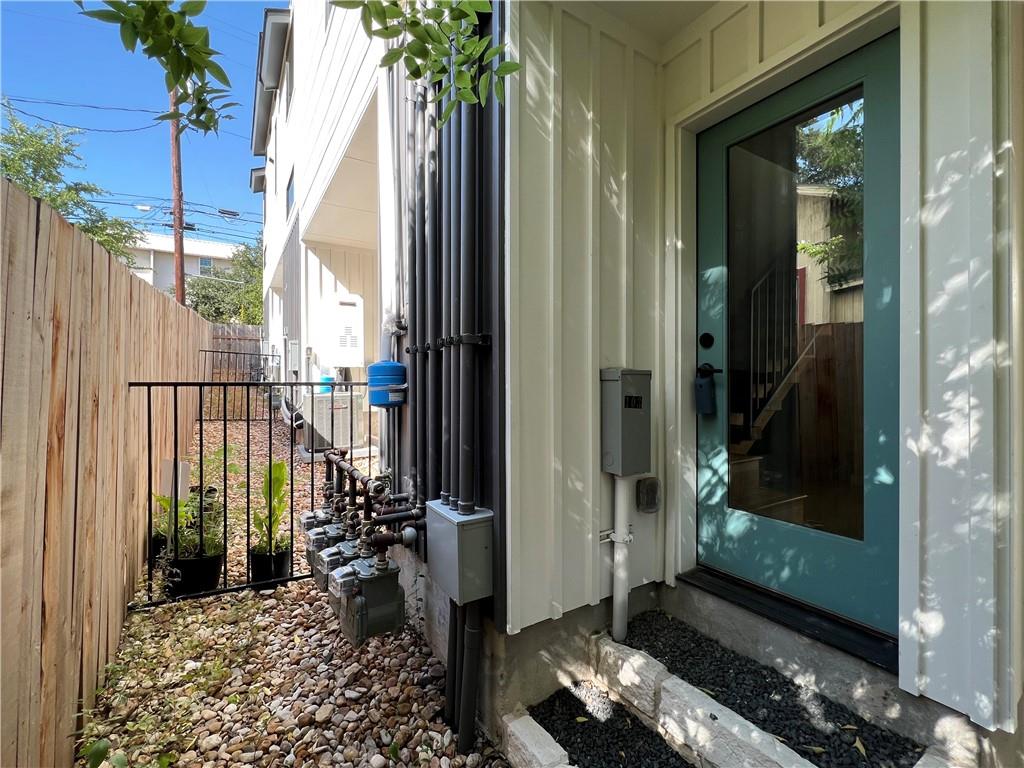913 Duncan Ln #103 Austin, Texas 78705