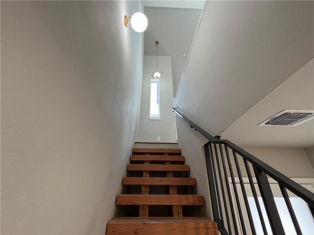 913 Duncan Ln #103 Austin, Texas 78705