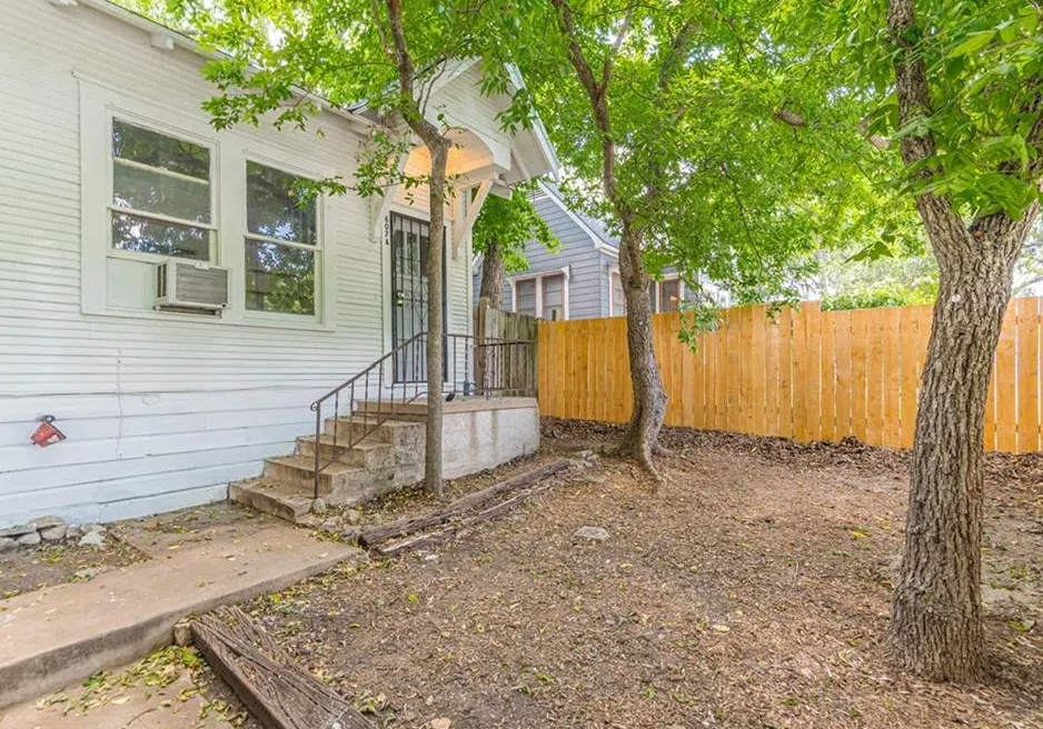 607 38th St #A Austin, Texas 78705