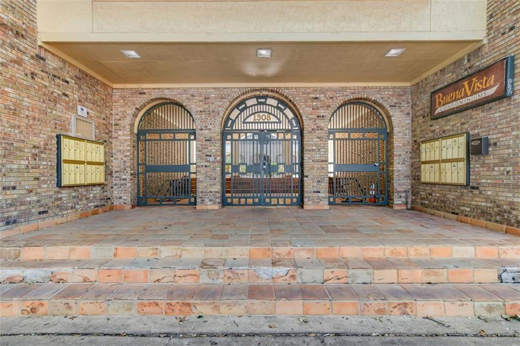 1908 San Antonio St #213 Austin, Texas 78705