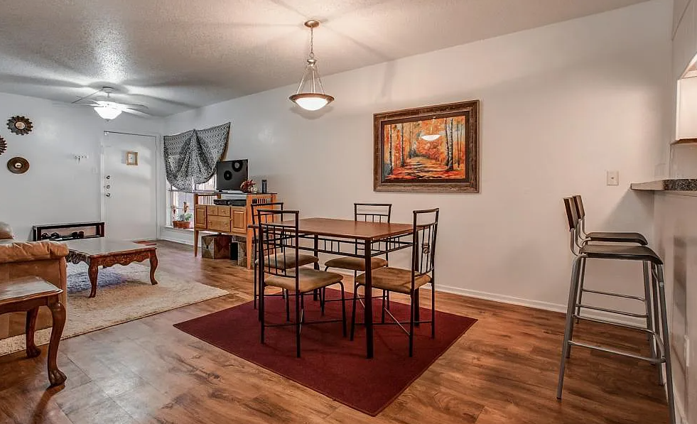 2704 Salado Street, Unit B2 AW Austin, TEXAS 78705