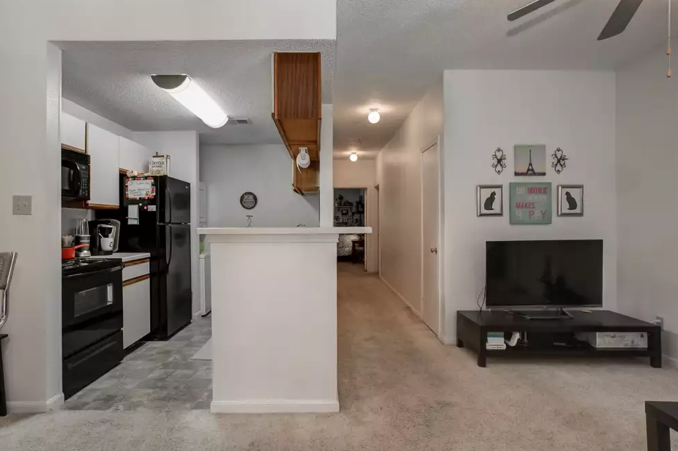 912 W. 22nd St, Unit B2 Austin, TEXAS 78705
