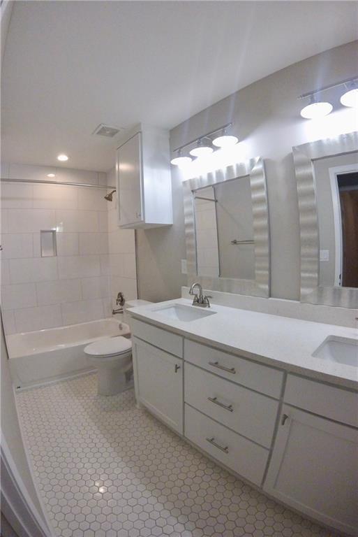 2003 Kirksey Dr #B  Austin, TX 78741