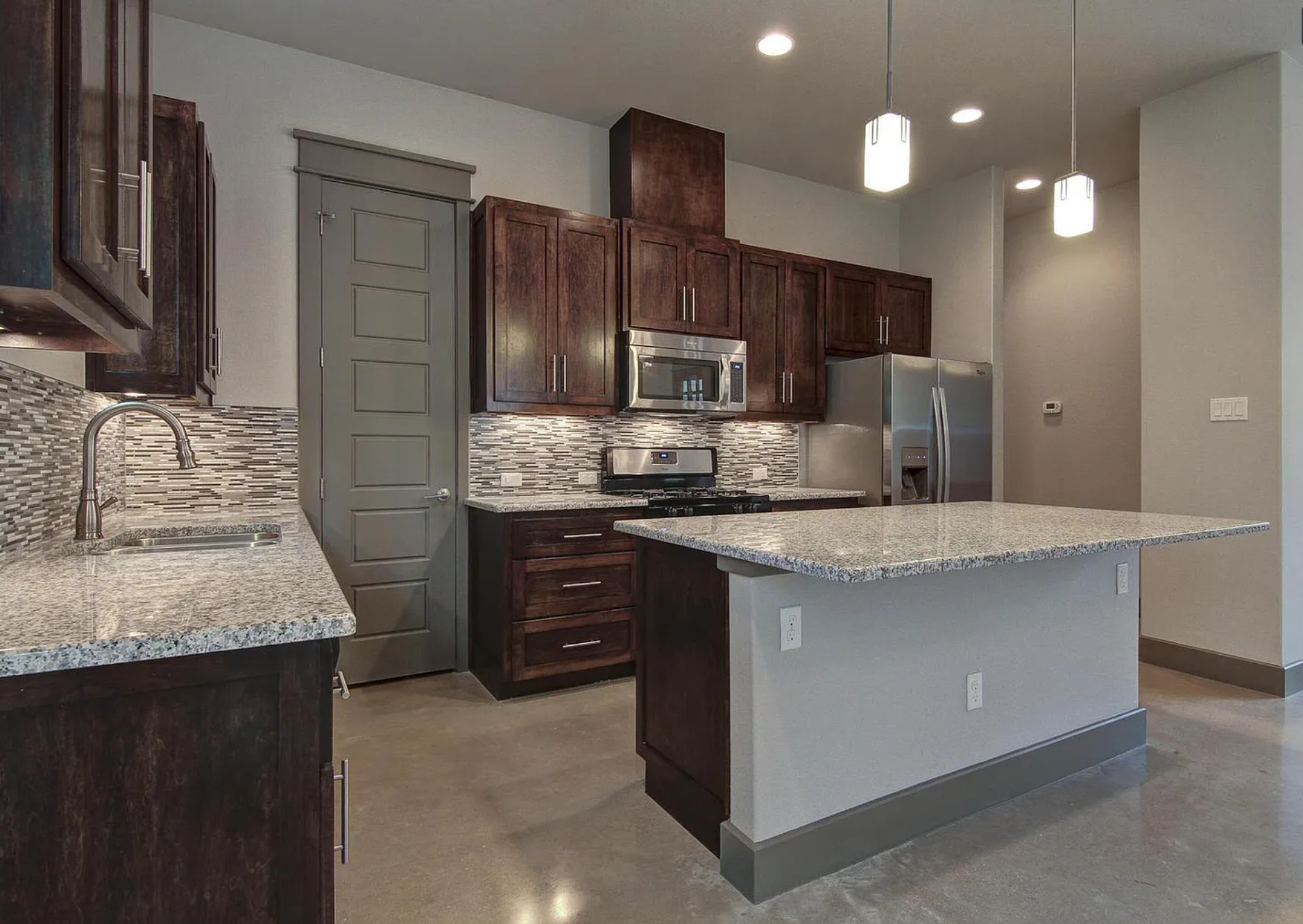 923 E 37th St Austin, TX 78705