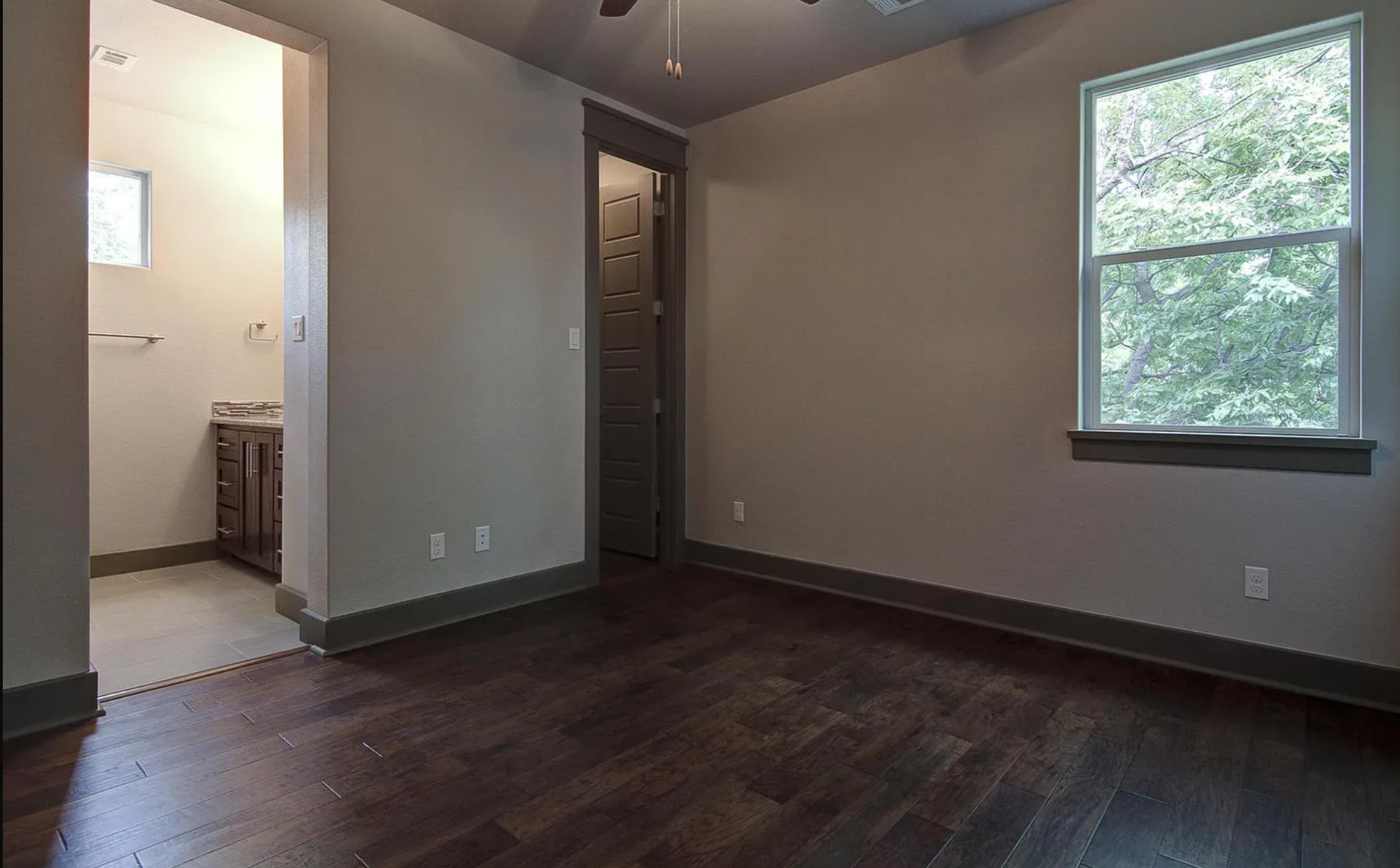 923 E 37th St Austin, TX 78705