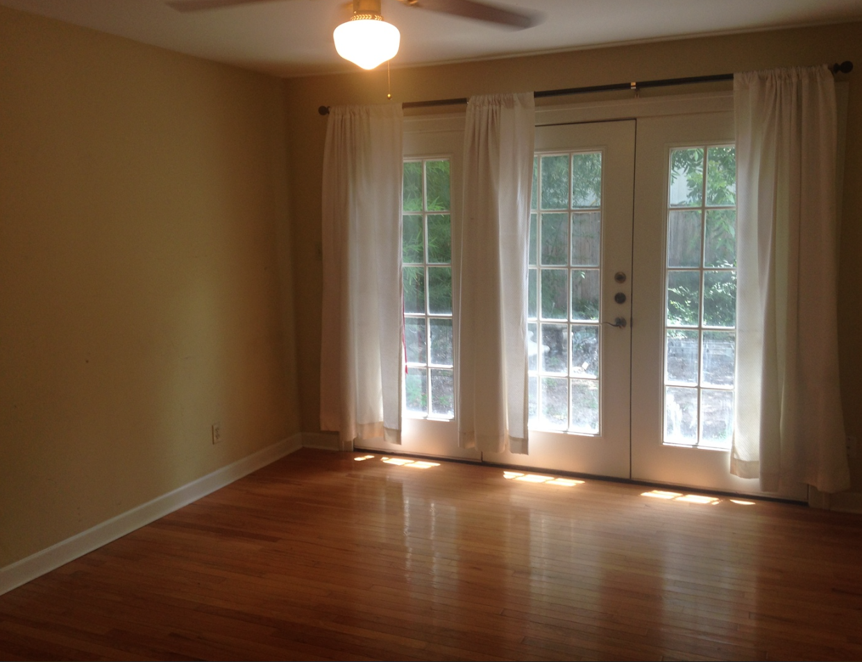 810 E 30th St Austin, TEXAS 78705
