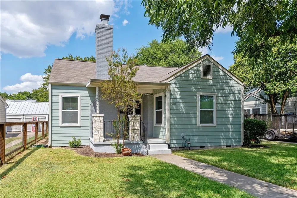 910 E 38th St Austin, TEXAS 78705