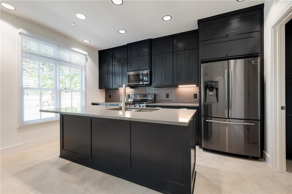 408 west 38st, Bldg 2, Apt 1 Austin, TEXAS 78751