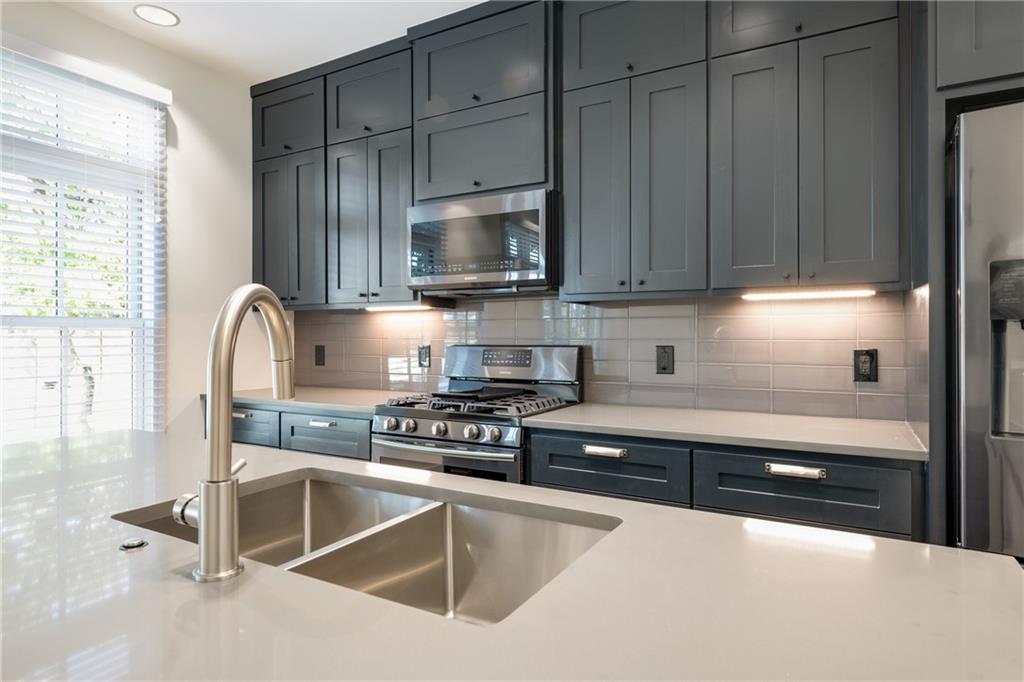408 west 38st, Bldg 2, Apt 1 Austin, TEXAS 78751