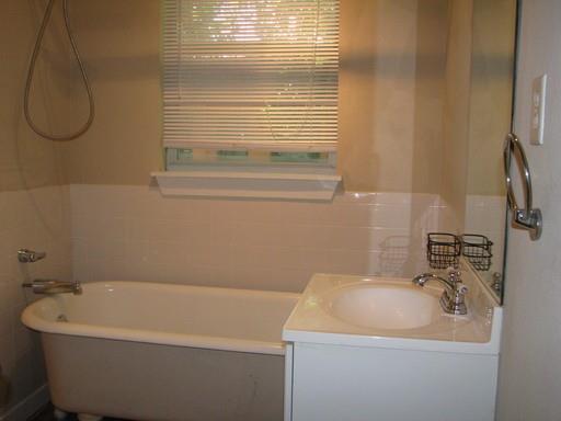 3104 Helms St Austin, TEXAS 78705