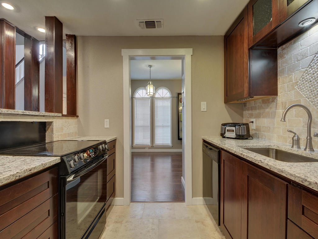 2529 Rio Grande #75 Austin, Texas 78705