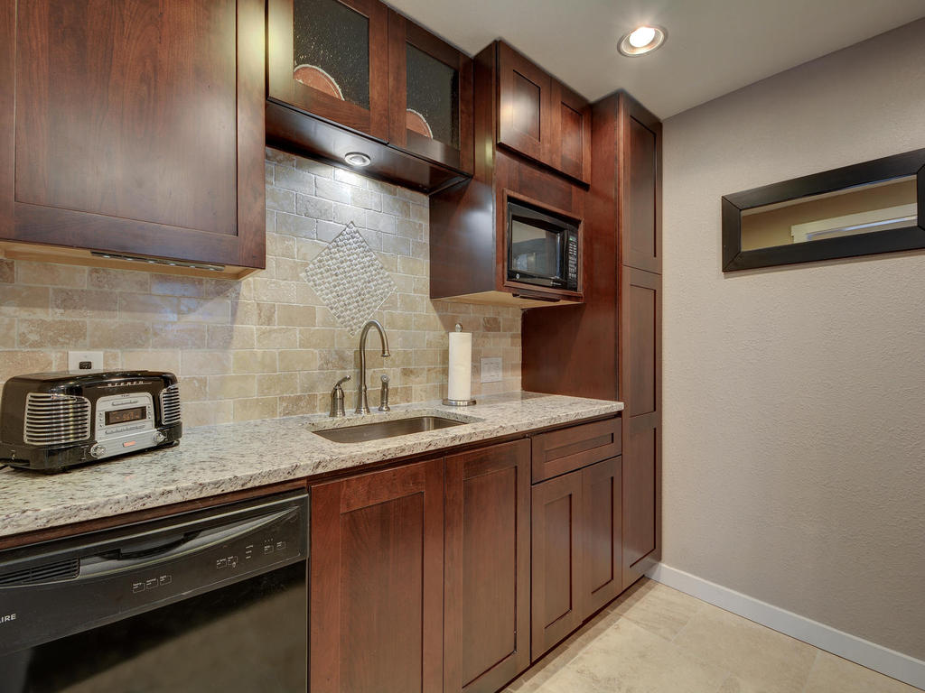 2529 Rio Grande #75 Austin, Texas 78705