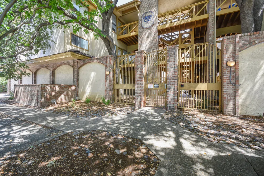 806 W 24th #312 Austin, Texas 78705