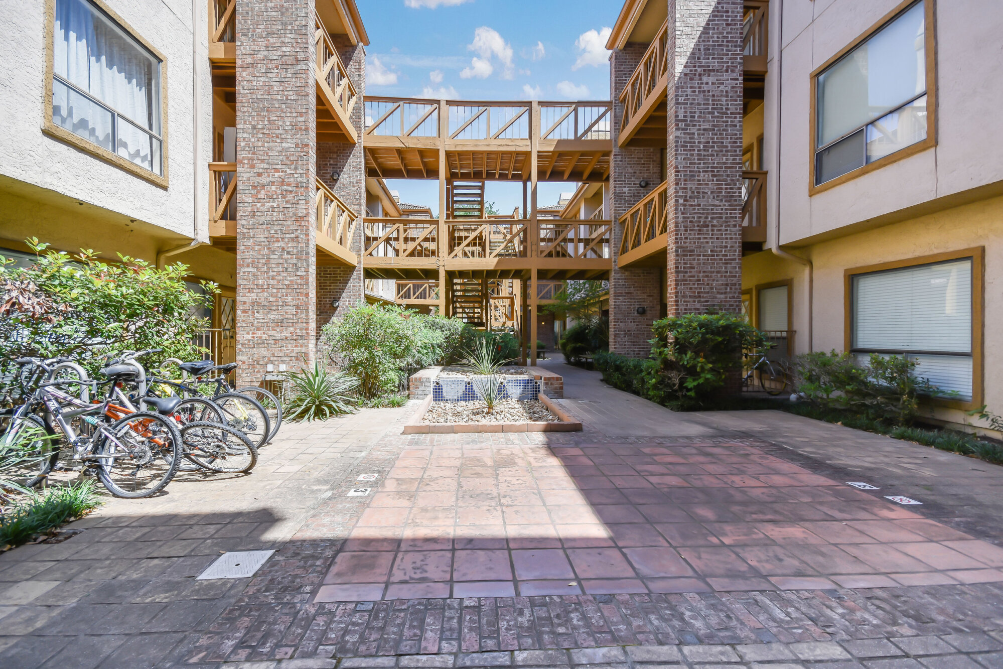 806 W 24th #312 Austin, Texas 78705