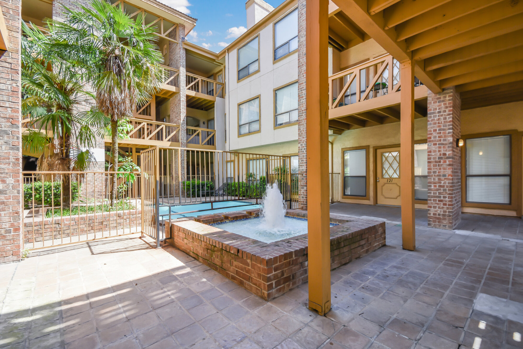 806 W 24th #312 Austin, Texas 78705