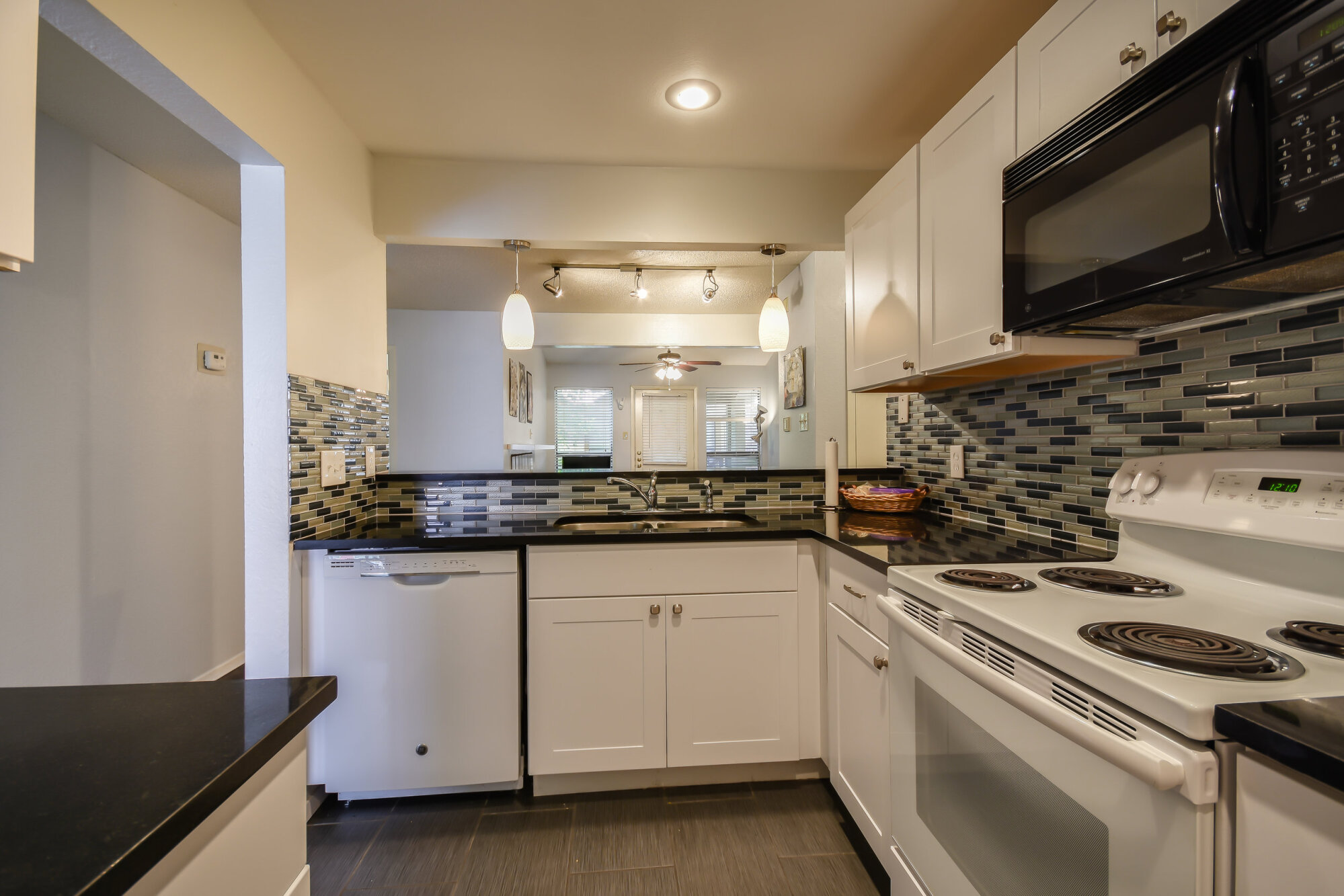 806 W 24th #312 Austin, Texas 78705