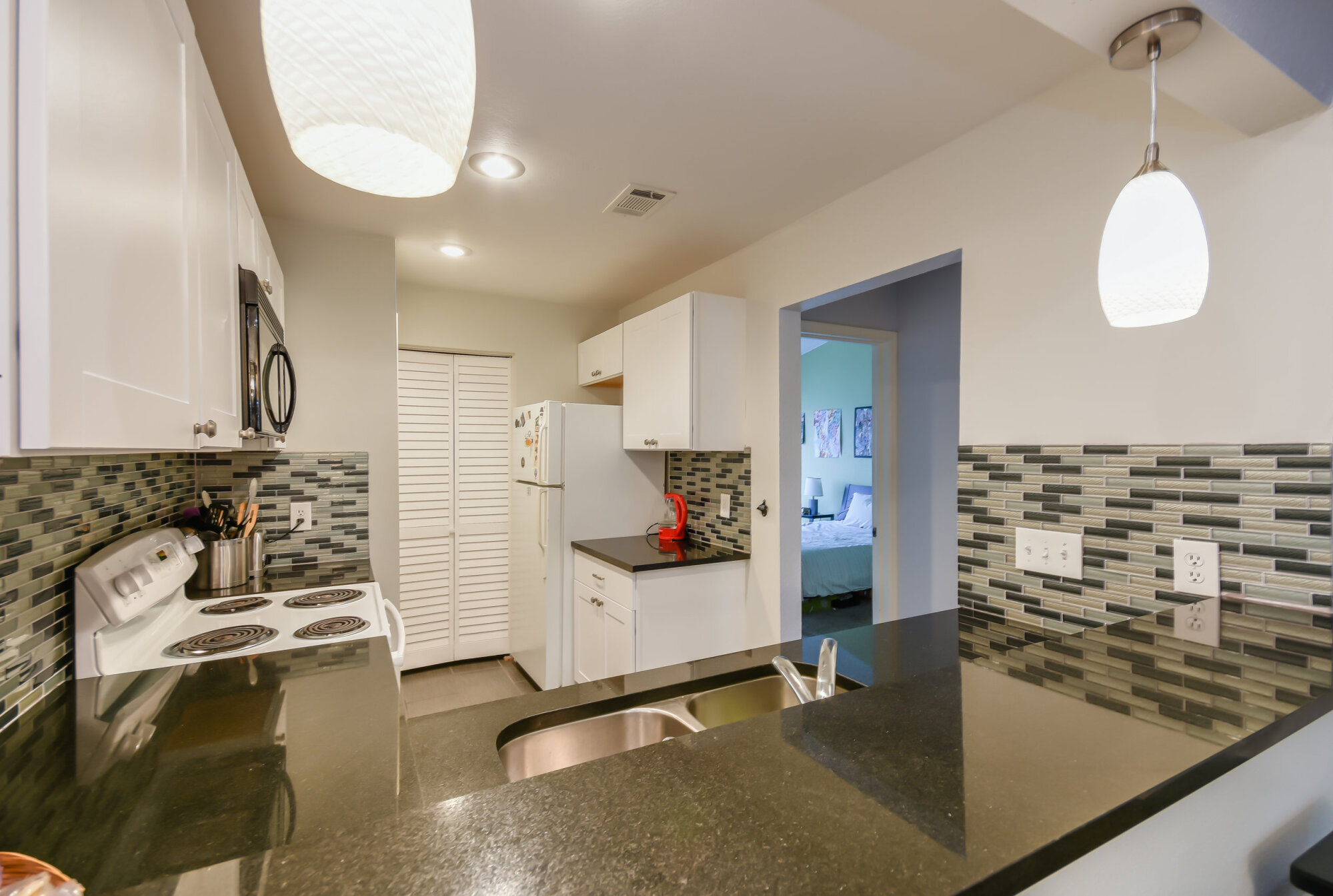 806 W 24th #312 Austin, Texas 78705