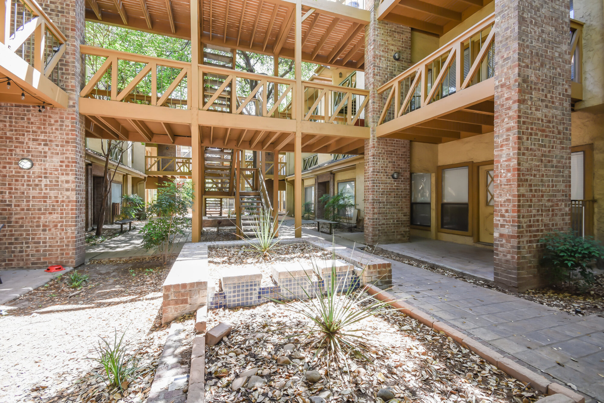 806 W 24th #312 Austin, Texas 78705