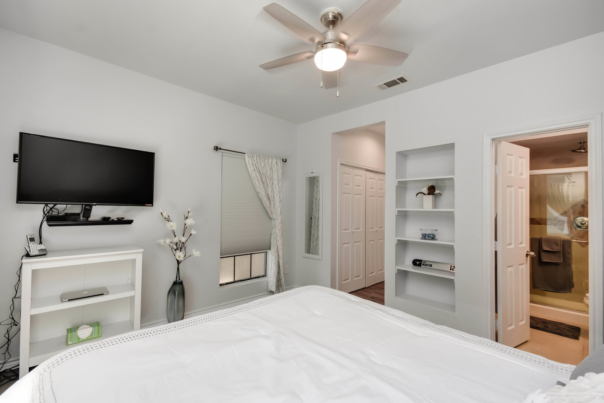 1908 San Antonio #201 Austin, Texas 78705