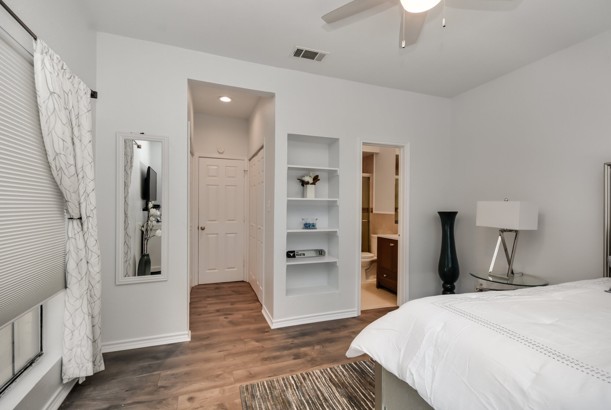 1908 San Antonio #201 Austin, Texas 78705