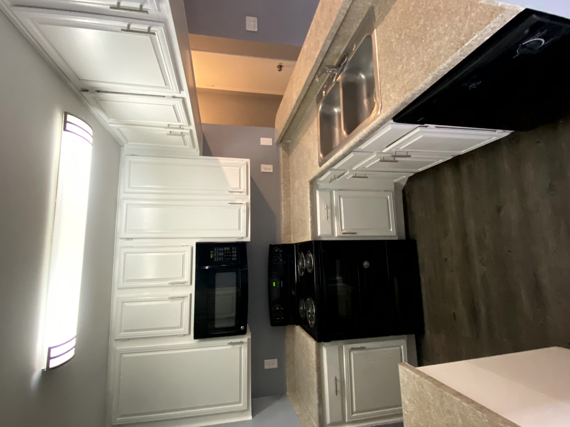 806 W 24th #335 Austin, Texas 78705