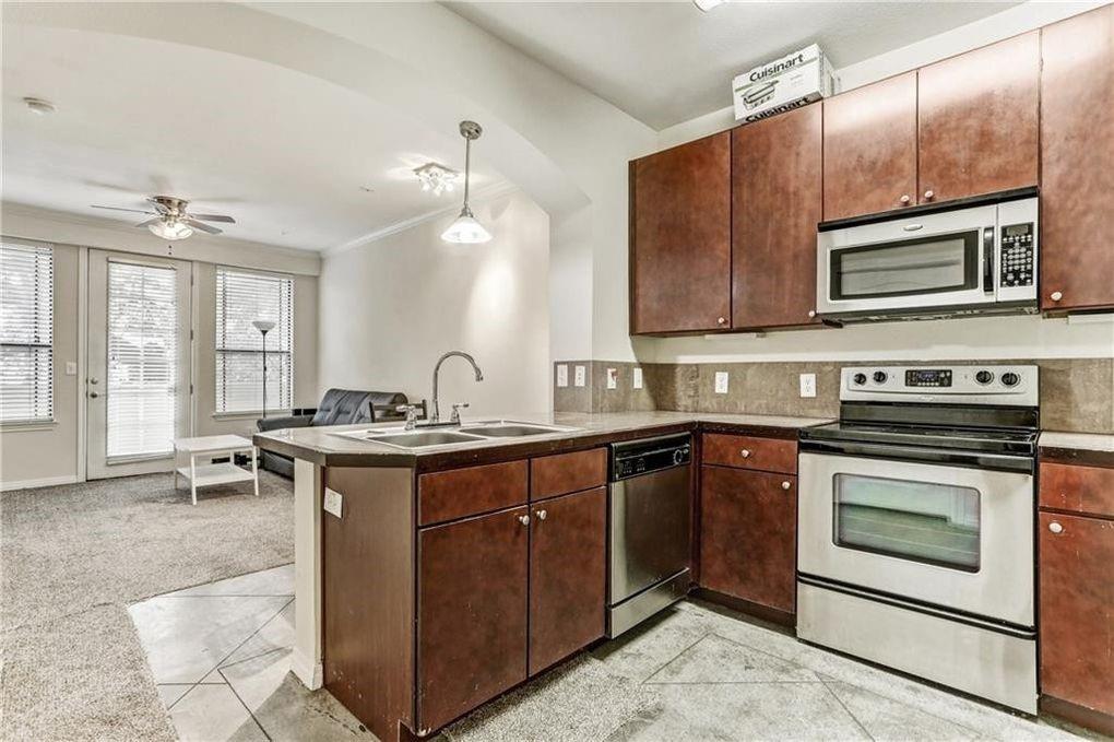2505 San Gabriel #308 Austin, Texas 78705