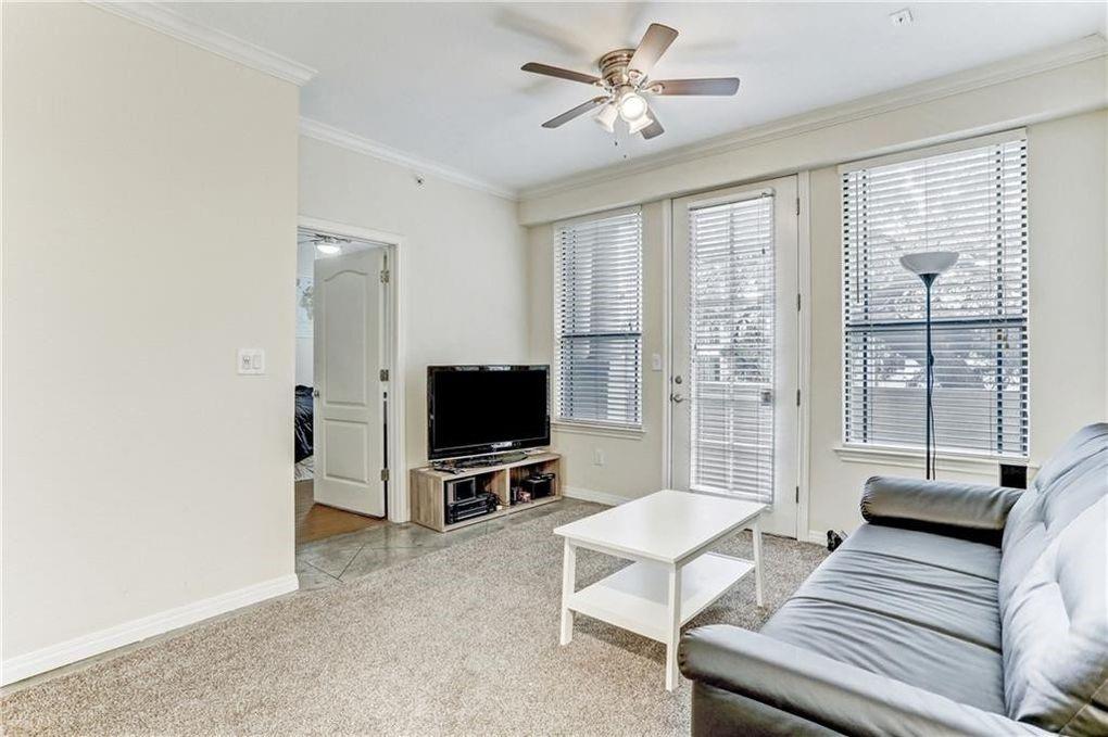2505 San Gabriel #308 Austin, Texas 78705