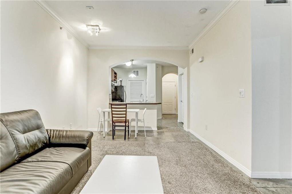 2505 San Gabriel #308 Austin, Texas 78705