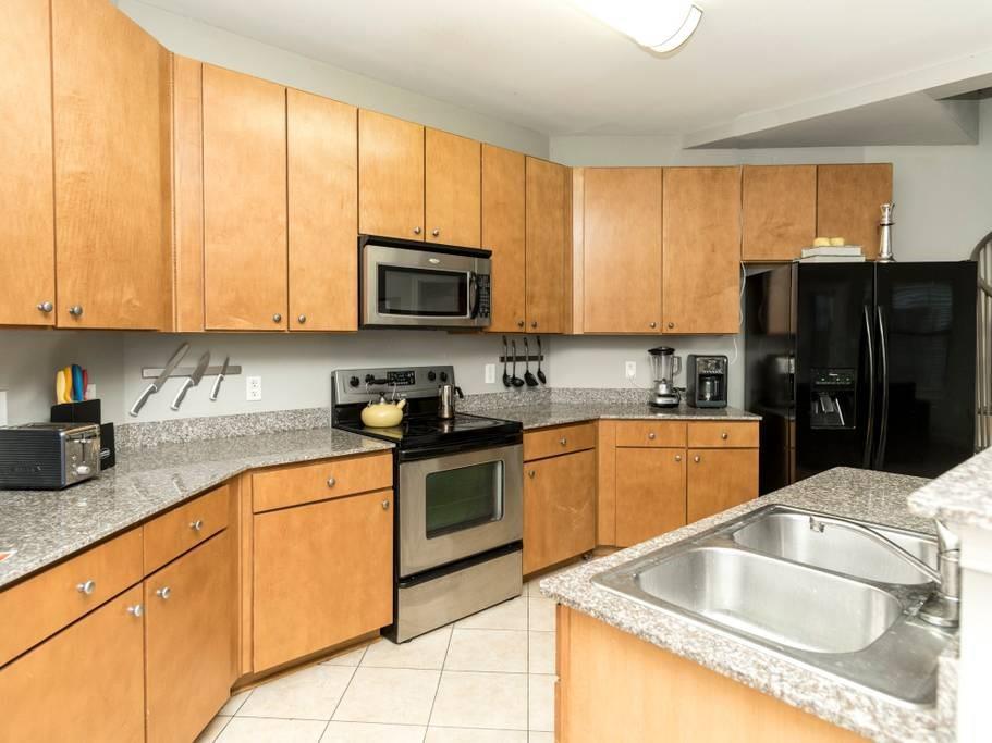 2502 Leon Unit 511 Austin, Texas 78705